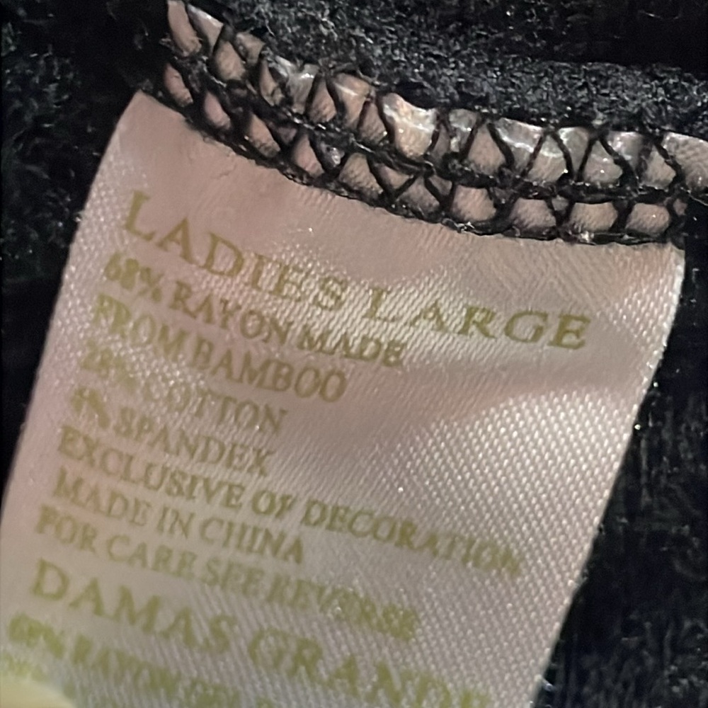 Green Tea Black Comfortable Capris - Picture 10 of 10